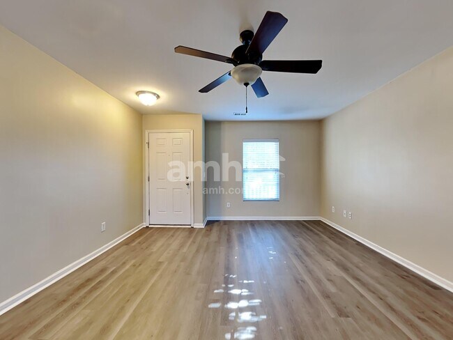 Building Photo - 241 Emerald Isle Dr