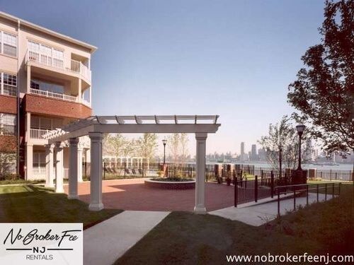 Foto del edificio - 450 West Ave