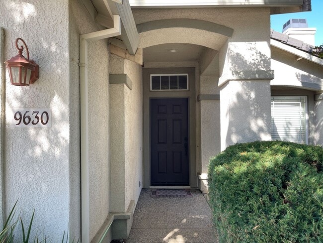 Foto del edificio - Charming single story home located on the ...