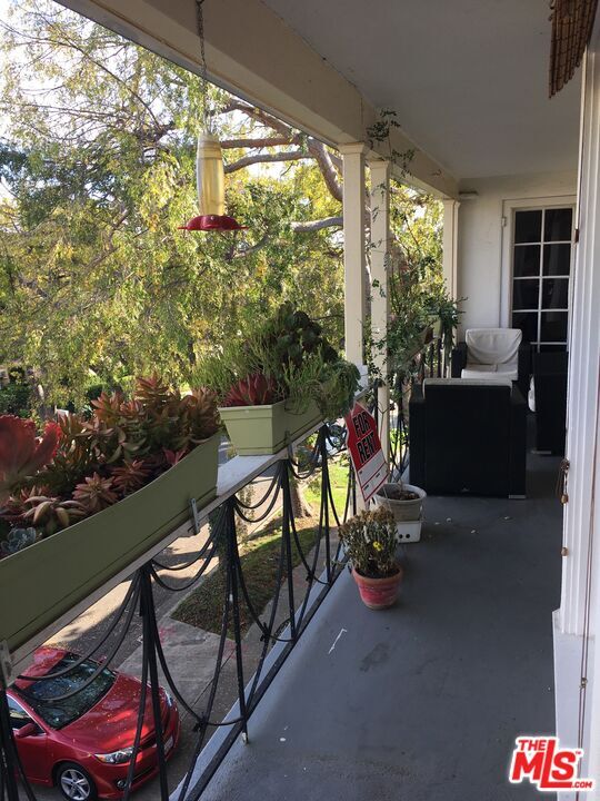 Foto del edificio - 611 Midvale Ave