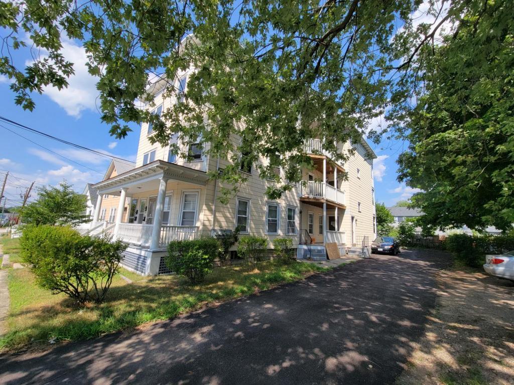 Primary Photo - 211 Taylor St