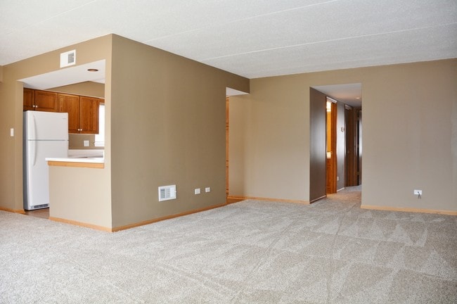 Building Photo - 18230 Eagle Dr