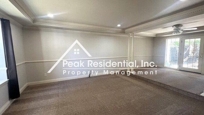 Foto del edificio - Spacious 5bd/3ba Roseville Home In Gated C...