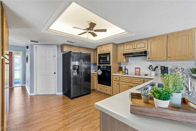 Building Photo - 402 SE 8th Pl