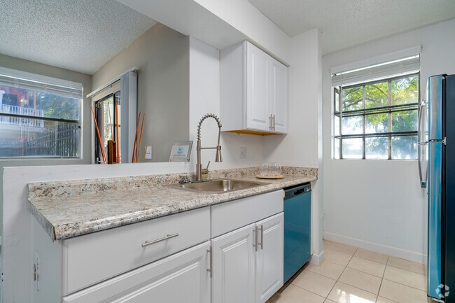 B1 - Bella - 2BR, 2BA - 875SF - Cocina - Village Park