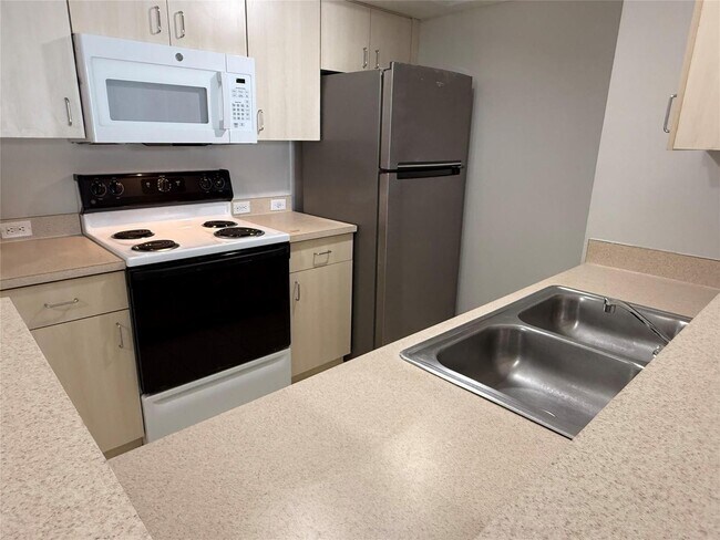 Foto del edificio - 11165 SW 6th St