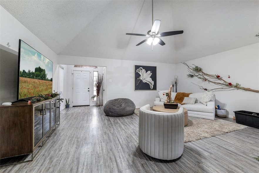 Photo - 916 Clover Hill Lane Unit