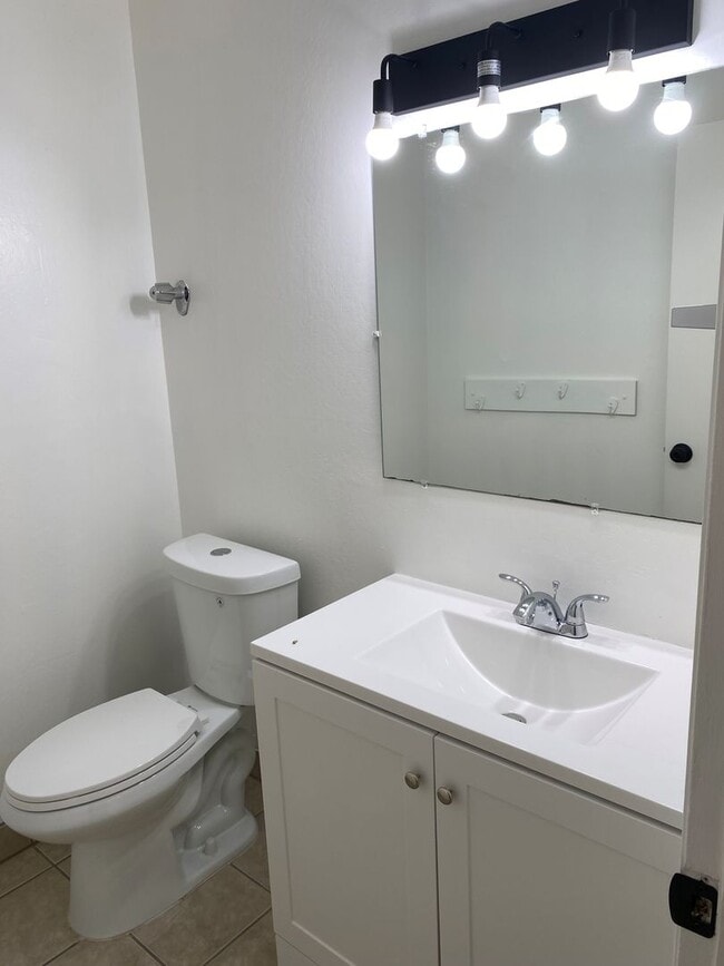 Building Photo - 4909 Evanston Ct