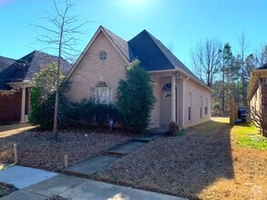 Building Photo - 7035 Parkbrook Ln