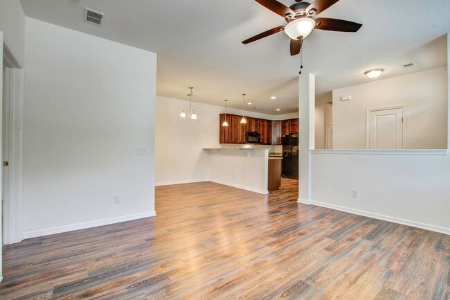 Building Photo - 848 Winthrop St