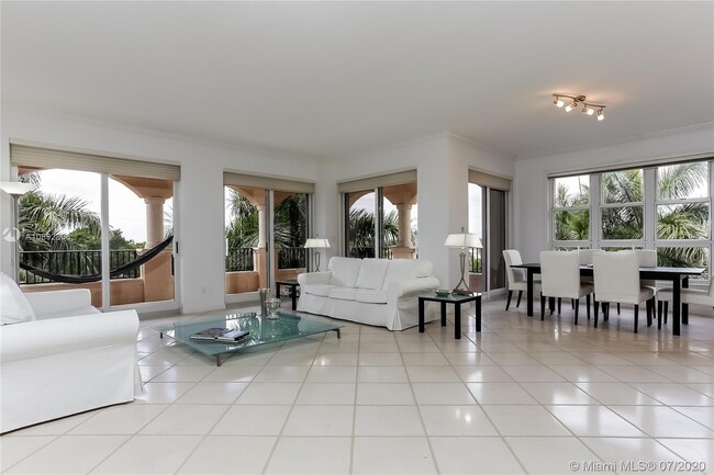 Building Photo - 13631 Deering Bay Dr