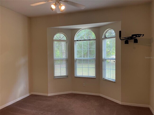 Foto del edificio - 6390 Baker Rd