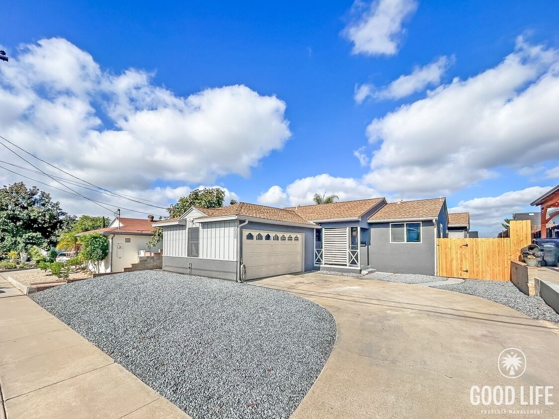 Foto principal - Beautiful 3BD/2BA W/ Updated Kitchen and A...