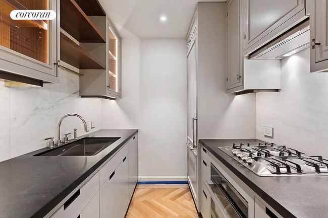 Foto del edificio - 275 W 10th St
