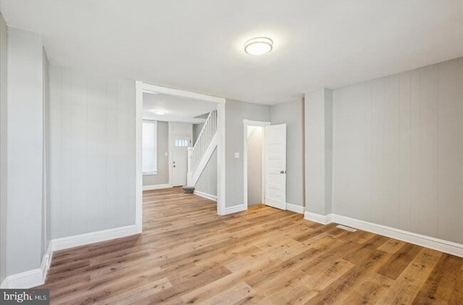 Building Photo - 30 N Abington Ave