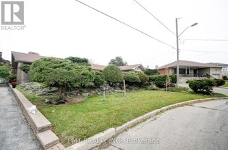 Building Photo - 16 Carousel Ct