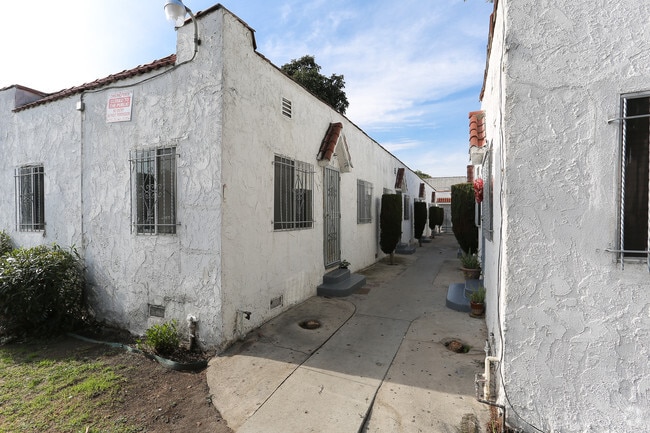 Building Photo - 2627 West Blvd