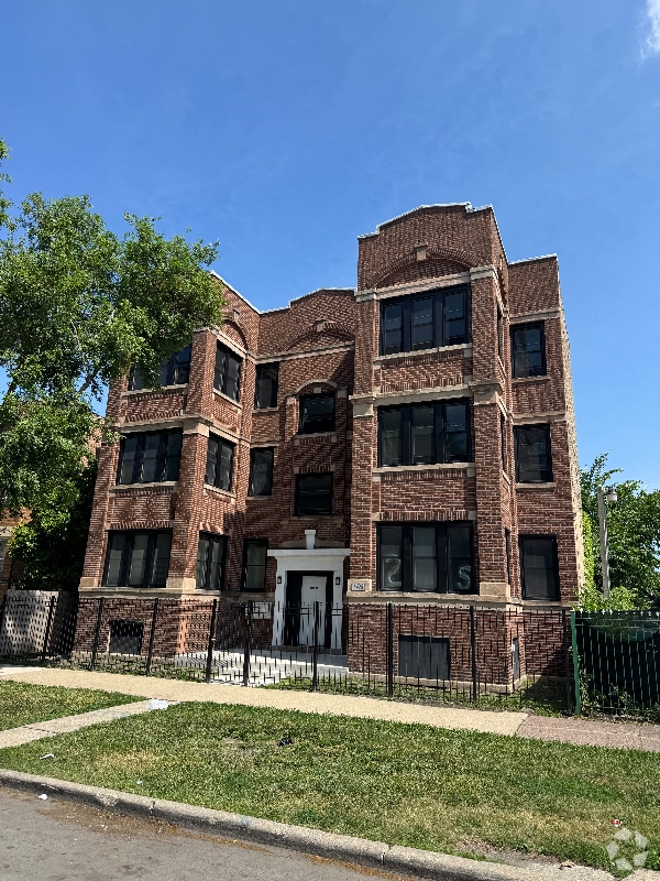 Building Photo - 4706 W Washington Blvd