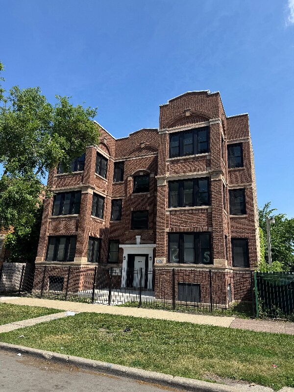 Foto principal - 4706 W Washington Blvd