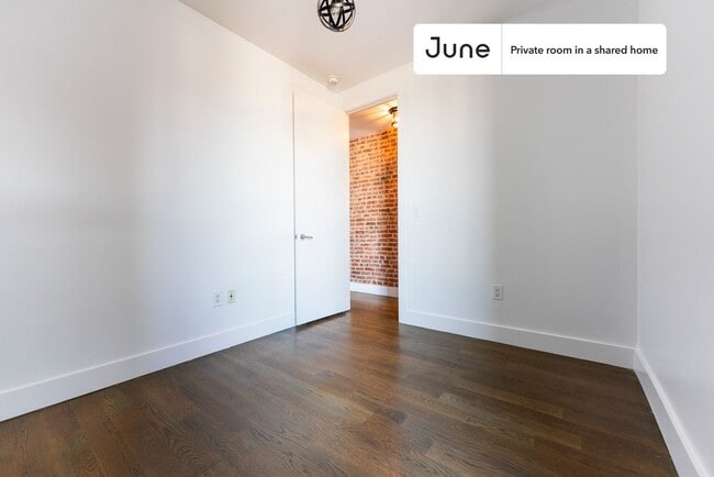 Foto del edificio - Room in Shared 4 bed/2 bath home