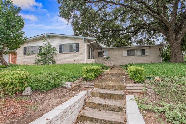 Foto del edificio - 4402 Bikini Dr San Antonio TX 78218