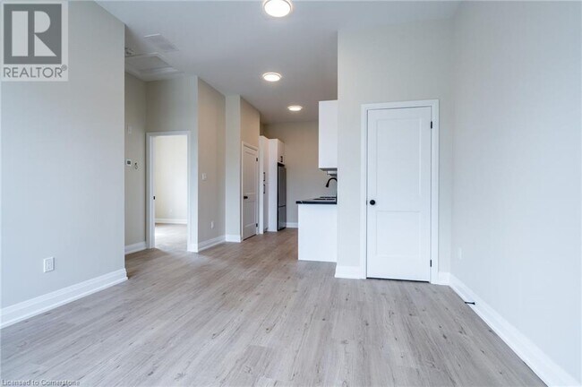 Photo du bâtiment - 732 ELEVENTH Avenue Unit# A