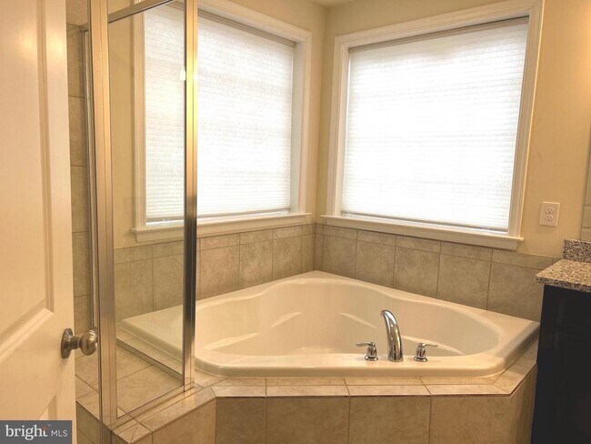 Building Photo - 9623 Smithview Pl