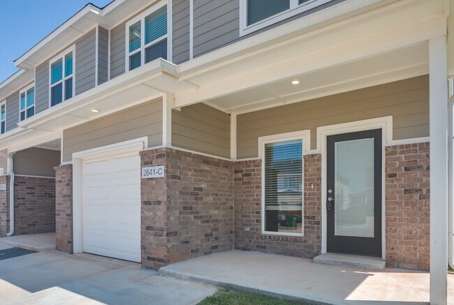 Foto del edificio - 2641 Cedar Tree Rd