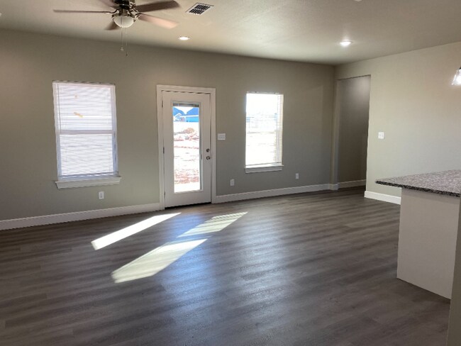 Building Photo - 135 Kurynn Cv