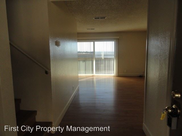 Building Photo - 17 Lunsford Dr