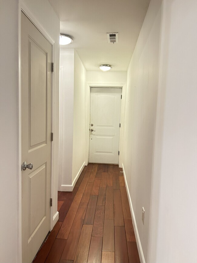 Foto del edificio - 118 Bates St NW