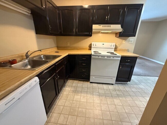 Foto del edificio - Two bedroom, 1 bath apartment in Haw River