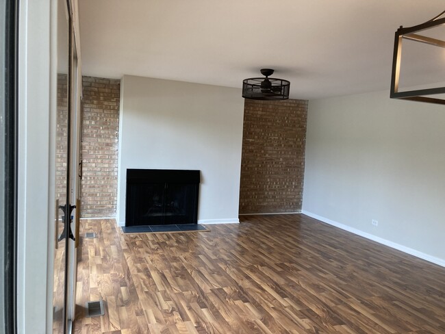 Building Photo - 5854 Forest View Rd