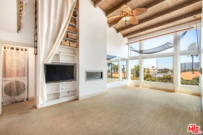 Foto del edificio - 2221 Ocean Ave