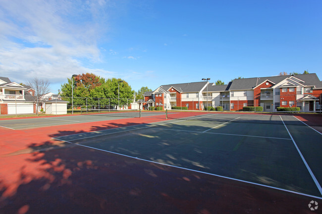 ¡Cancha de tenis - Inverness Apartments