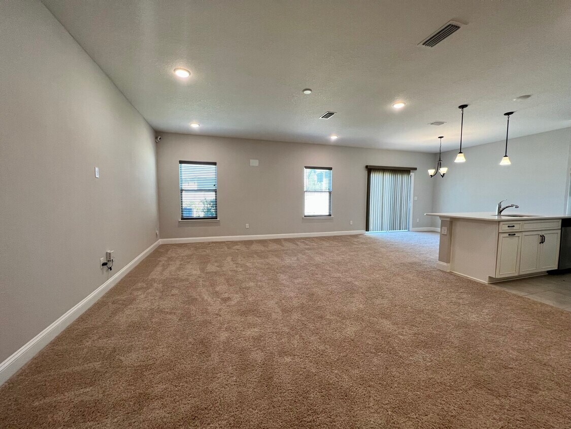 Primary Photo - 47 Sanderson Dr