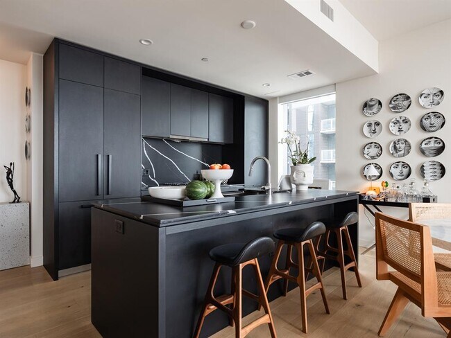 Building Photo - 44 East Ave