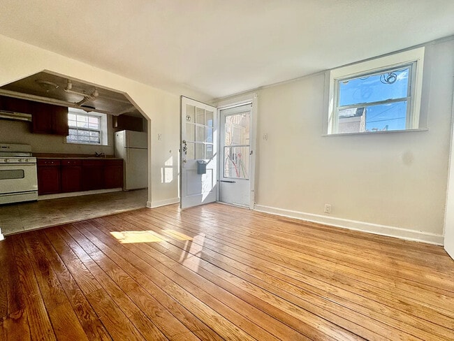 Building Photo - 115 Cowles Ave