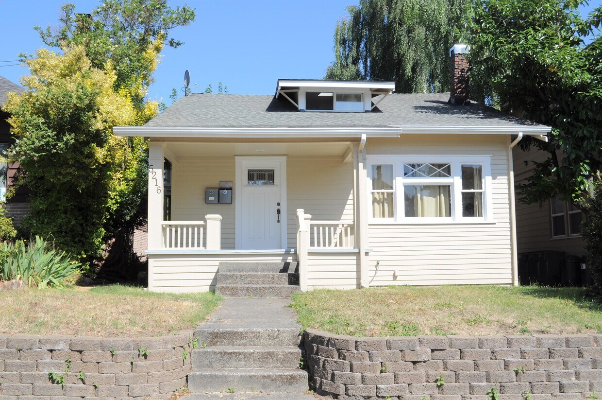 Primary Photo - 5220-5212 12th Ave NE