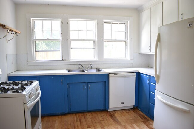 Building Photo - 135 Clinton St