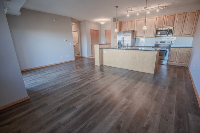 Interior Photo - Granite Shores