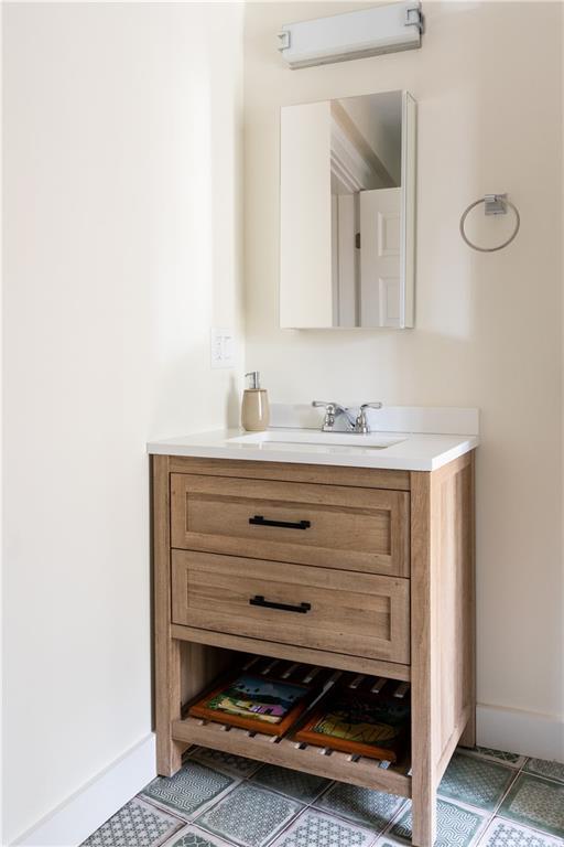 Foto del edificio - 304 Third Beach Rd