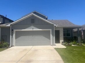 Building Photo - 311 Town Lk Bnd