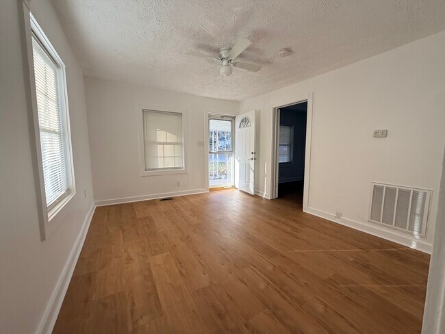 Foto del edificio - 417 S Hill Ave