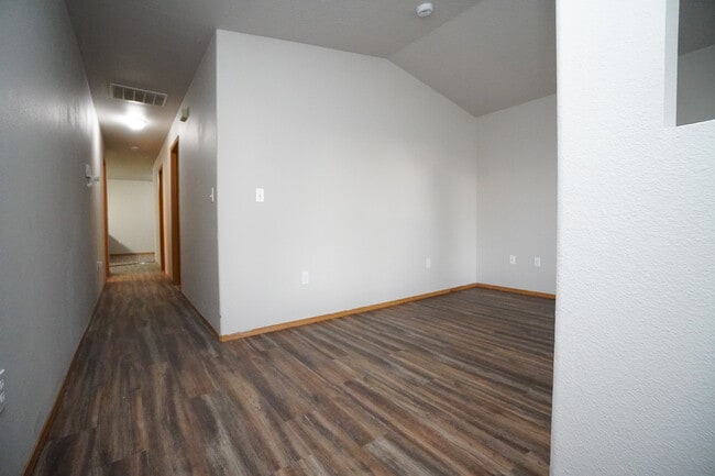 Building Photo - 79 E 2nd St N