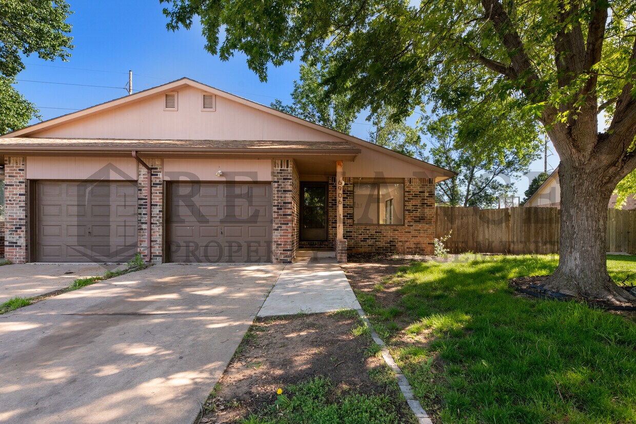 Foto principal - 6906 W O'Neil St