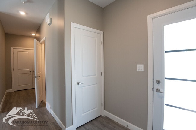 Photo du bâtiment - 62 Llydican Ave