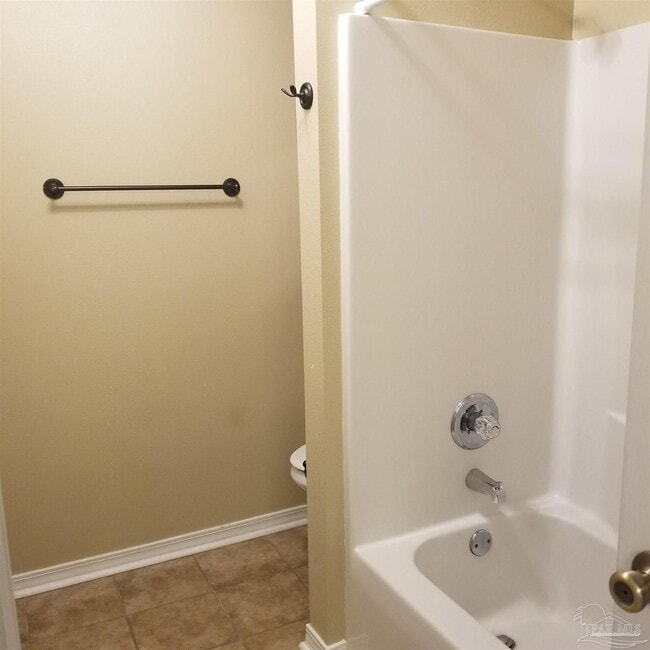 Building Photo - 319 Loveland Cir