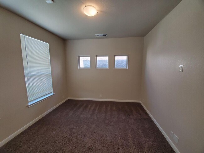 Foto del edificio - Beautiful Lavon home over 2600 sqft!