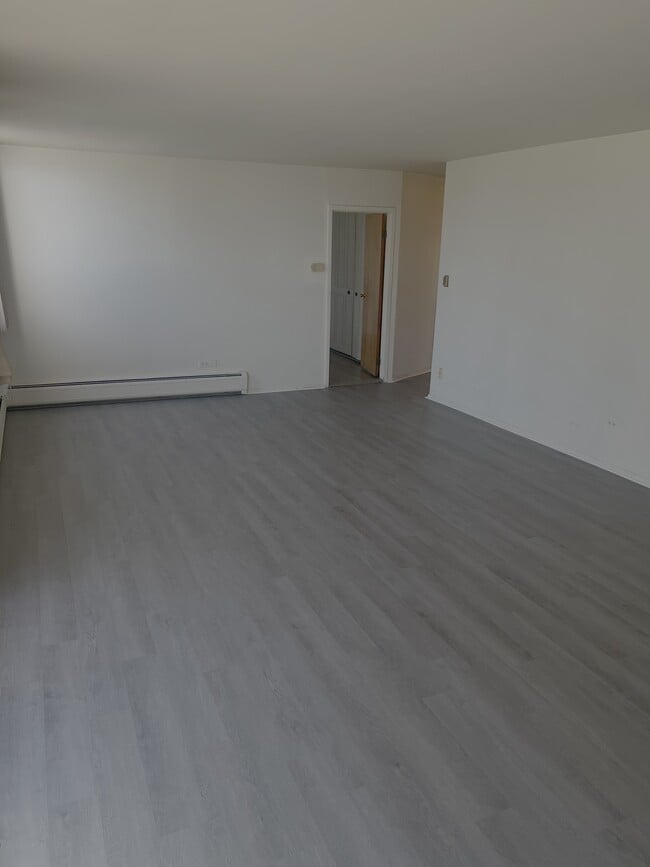 Foto del edificio - 9009 W Golf Rd